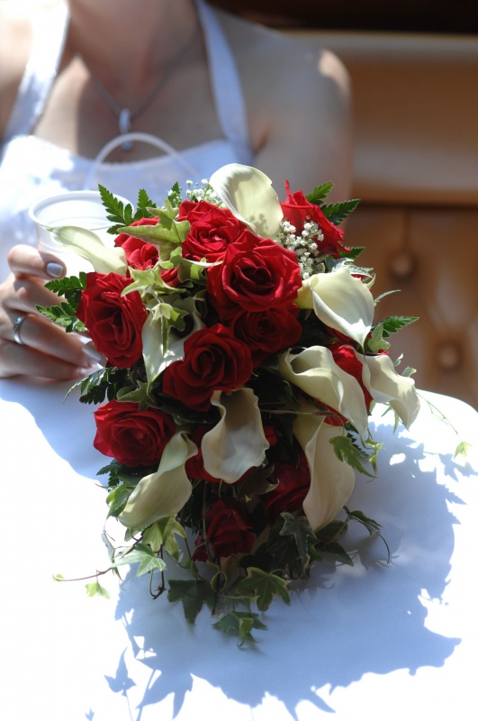 Brautstrauß Calla rote Rosen3